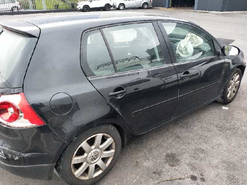 volkswagen golf v berlina (1k1) del año 2004
