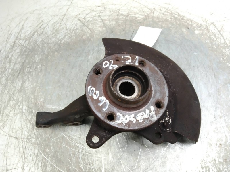 Recambio de mangueta delantera izquierda para volkswagen passat berlina (312) cl referencia OEM IAM   