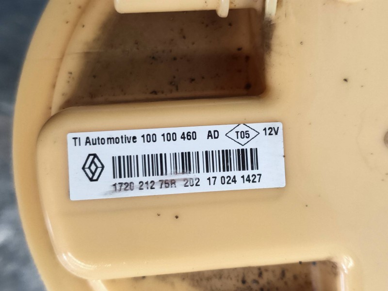 Recambio de bomba combustible para renault captur xmod referencia OEM IAM 100100460AD 172021275R 