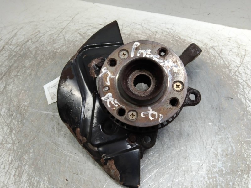 Recambio de mangueta delantera derecha para volkswagen passat berlina (312) 2.0 referencia OEM IAM   