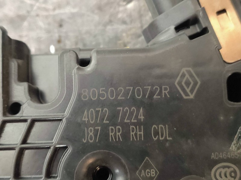 Recambio de motor cierre centralizado trasero derecho para renault captur xmod referencia OEM IAM 805027072R  