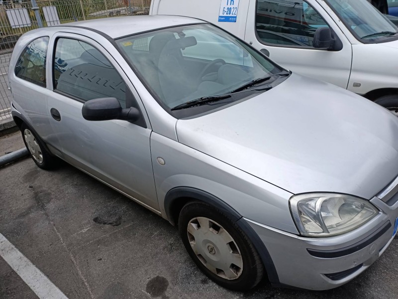 opel corsa c del año 2004