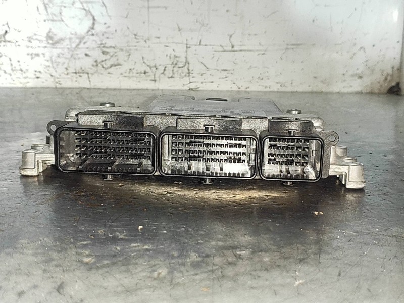 Recambio de centralita motor uce para renault captur xmod referencia OEM IAM 0281032811 237106319R 237107632R