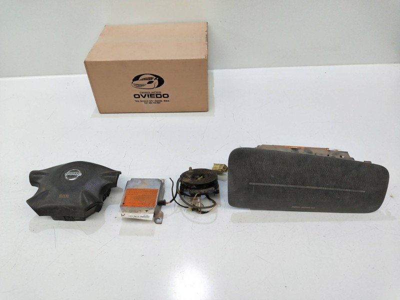 Recambio de kit airbag para nissan pick-up (d22) 2.5 turbodiesel referencia OEM IAM    Recambio de kit airbag para nissan pick-up (d22) 2.5 turbodiesel referencia OEM IAM