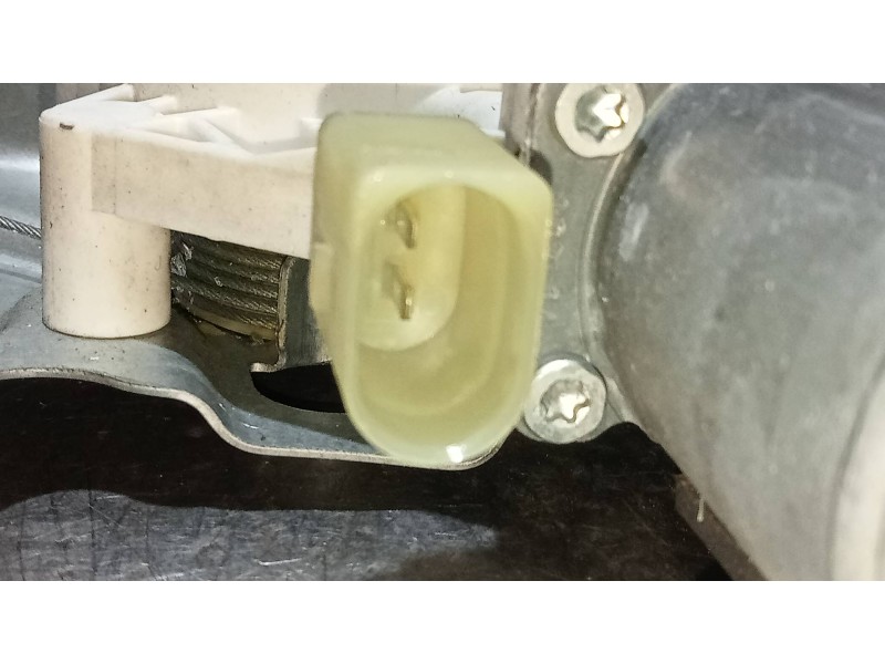 Recambio de elevalunas delantero derecho para mercedes sprinterii caja cerrada (desde 01.06) 2.1 cdi cat referencia OEM IAM A906