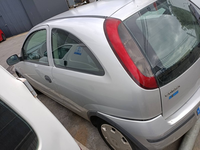 opel corsa c del año 2004