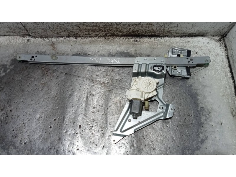 Recambio de elevalunas delantero izquierdo para mercedes sprinterii caja cerrada (desde 01.06) 2.1 cdi cat referencia OEM IAM A9