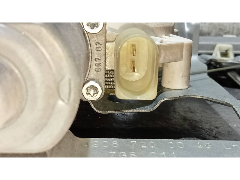 Recambio de elevalunas delantero izquierdo para mercedes sprinterii caja cerrada (desde 01.06) 2.1 cdi cat referencia OEM IAM A9