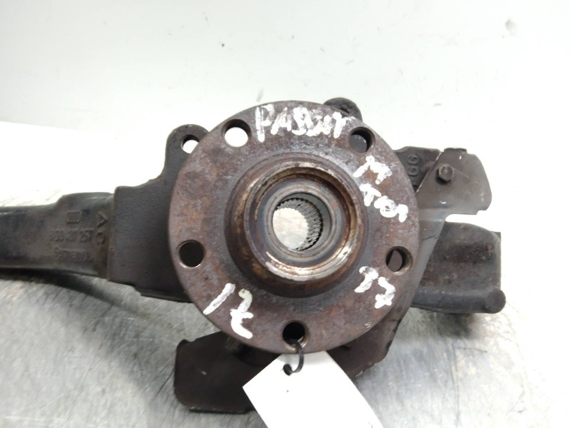 Recambio de mangueta delantera izquierda para volkswagen passat berlina (3b2) 1.9 tdi referencia OEM IAM    Recambio de mangueta delantera izquierda para volkswagen passat berlina (3b2) 1.9 tdi referencia OEM IAM