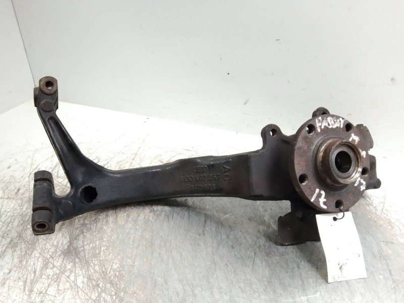 Recambio de mangueta delantera izquierda para volkswagen passat berlina (3b2) 1.9 tdi referencia OEM IAM    Recambio de mangueta delantera izquierda para volkswagen passat berlina (3b2) 1.9 tdi referencia OEM IAM