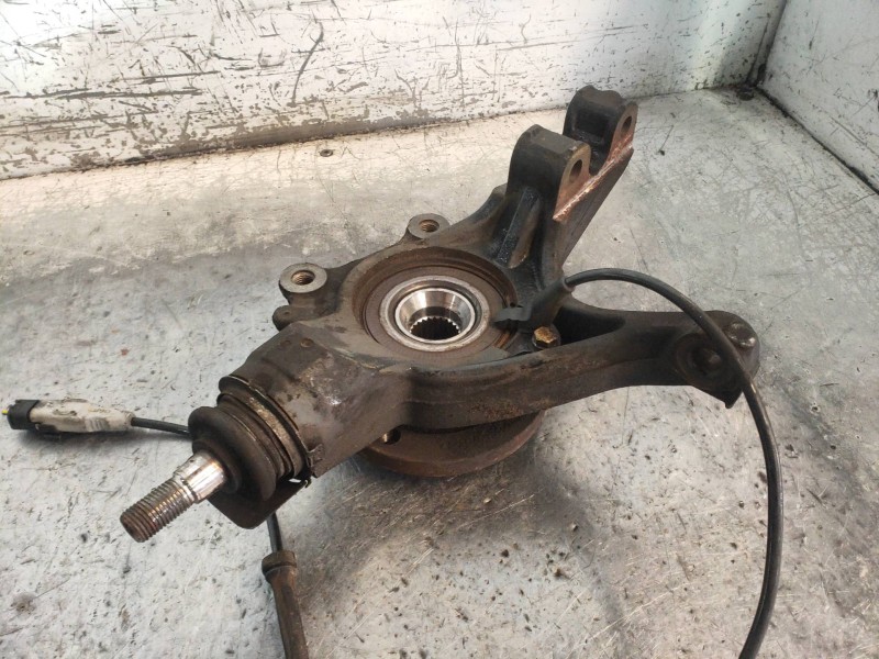 Recambio de mangueta delantera derecha para peugeot 5008 premium referencia OEM IAM   