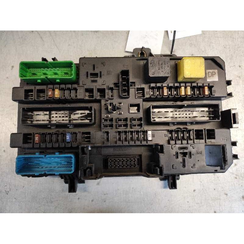 Recambio de caja reles / fusibles para opel astra h berlina 1.7 16v cdti referencia OEM IAM 5DK00866931 13181278 