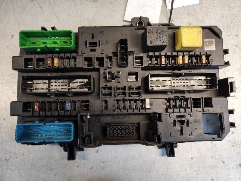 Recambio de caja reles / fusibles para opel astra h berlina 1.7 16v cdti referencia OEM IAM 5DK00866931 13181278 