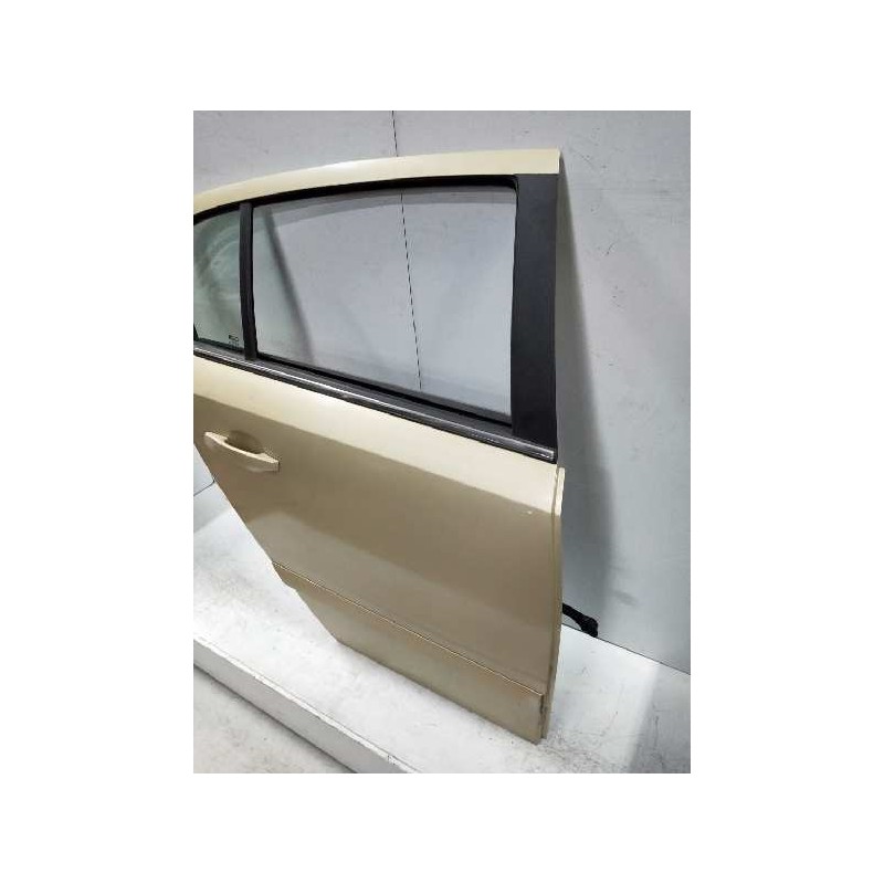Recambio de puerta trasera derecha para opel astra h berlina 1.7 16v cdti referencia OEM IAM  5P 