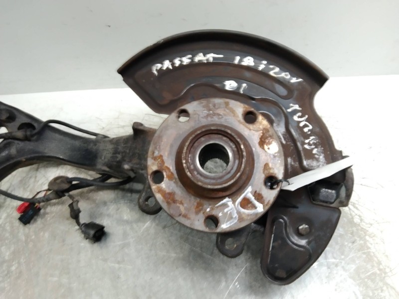 Recambio de mangueta delantera derecha para volkswagen passat berlina (3b3) 1.8 20v turbo referencia OEM IAM   