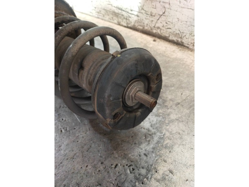 Recambio de amortiguador delantero izquierdo para peugeot 5008 premium referencia OEM IAM   