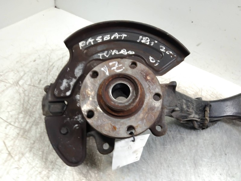 Recambio de mangueta delantera izquierda para volkswagen passat berlina (3b3) 1.8 20v turbo referencia OEM IAM   