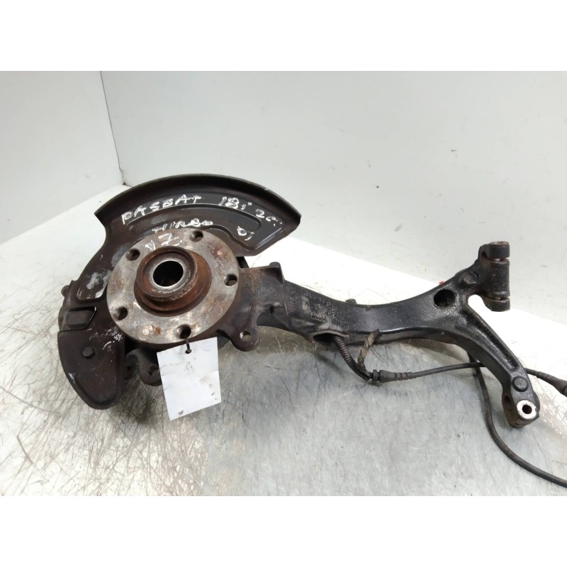 Recambio de mangueta delantera izquierda para volkswagen passat berlina (3b3) 1.8 20v turbo referencia OEM IAM   