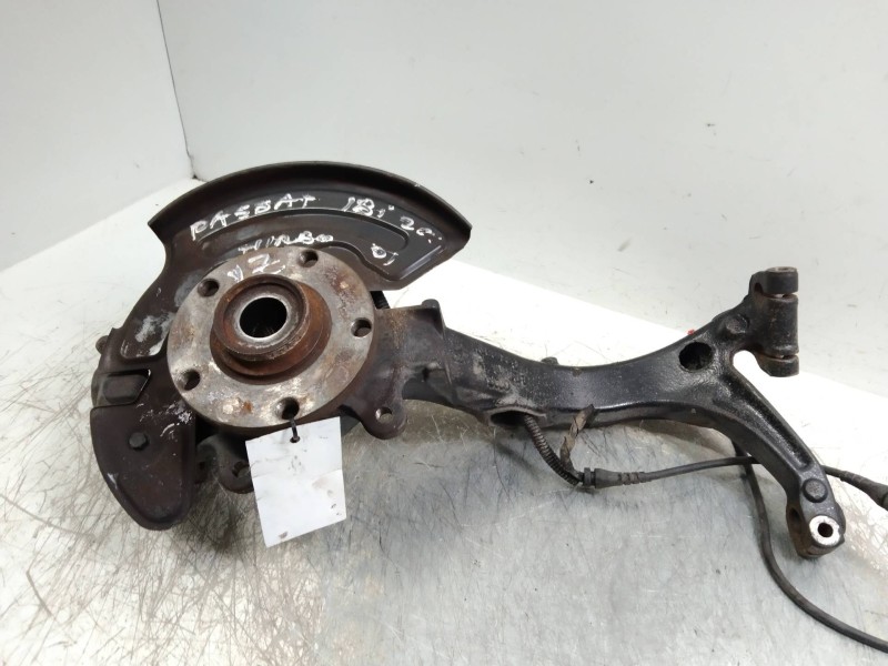 Recambio de mangueta delantera izquierda para volkswagen passat berlina (3b3) 1.8 20v turbo referencia OEM IAM   