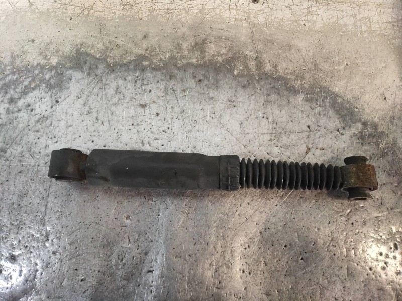 Recambio de amortiguador trasero izquierdo para peugeot 5008 premium referencia OEM IAM   