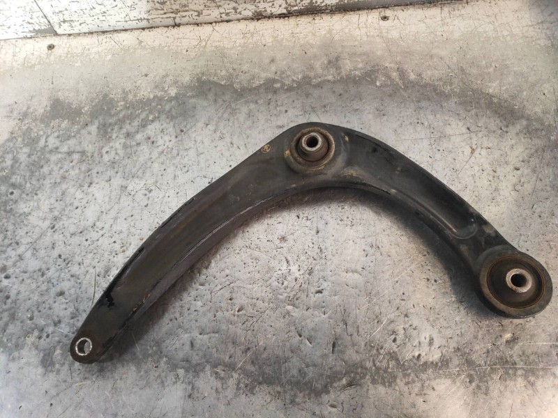 Recambio de brazo suspension inferior delantero derecho para peugeot 5008 premium referencia OEM IAM   