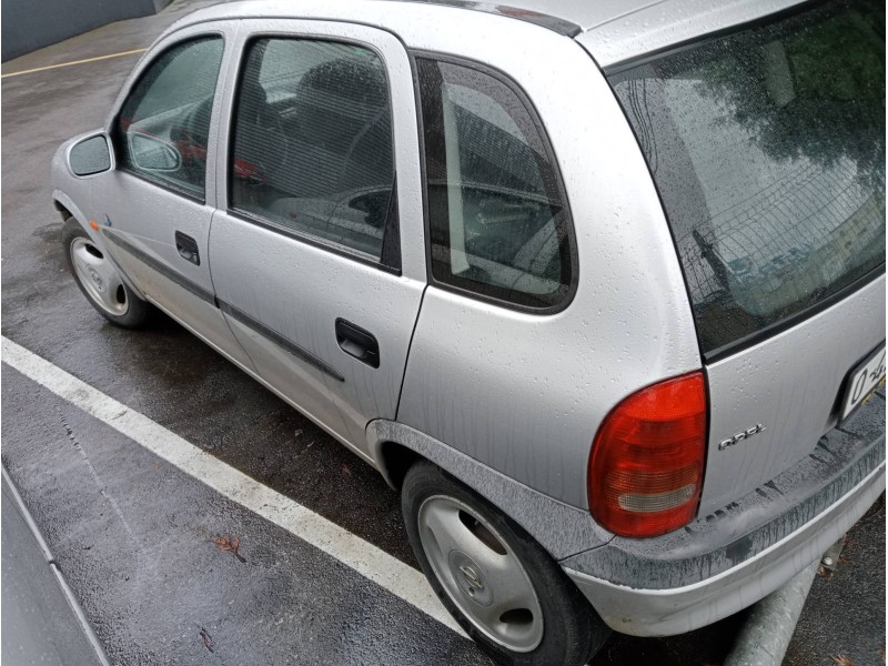 opel corsa b del año 1998