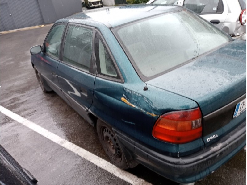 opel astra f berlina del año 1995