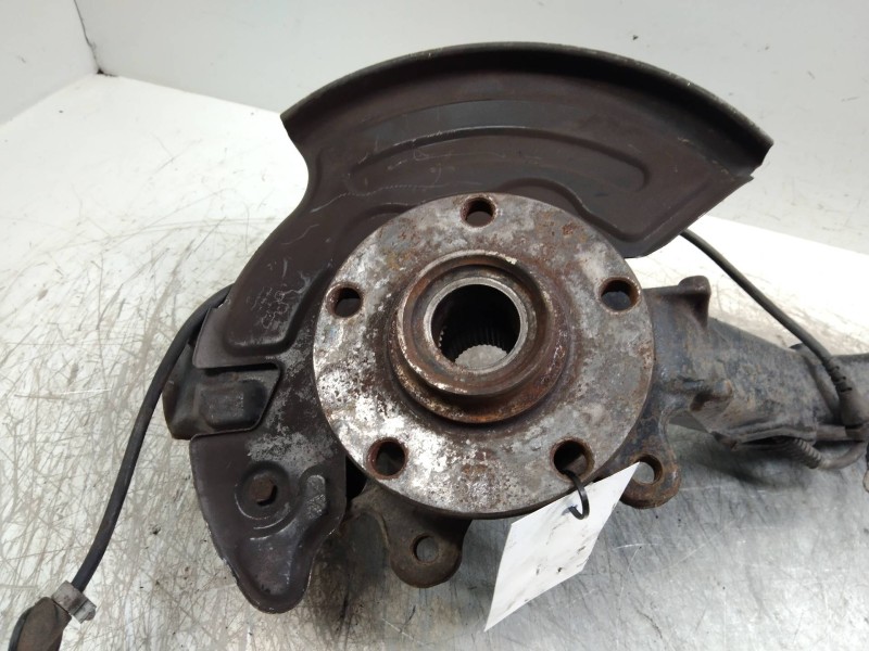 Recambio de mangueta delantera izquierda para volkswagen passat berlina (3b3) 2.5 v6 tdi referencia OEM IAM   