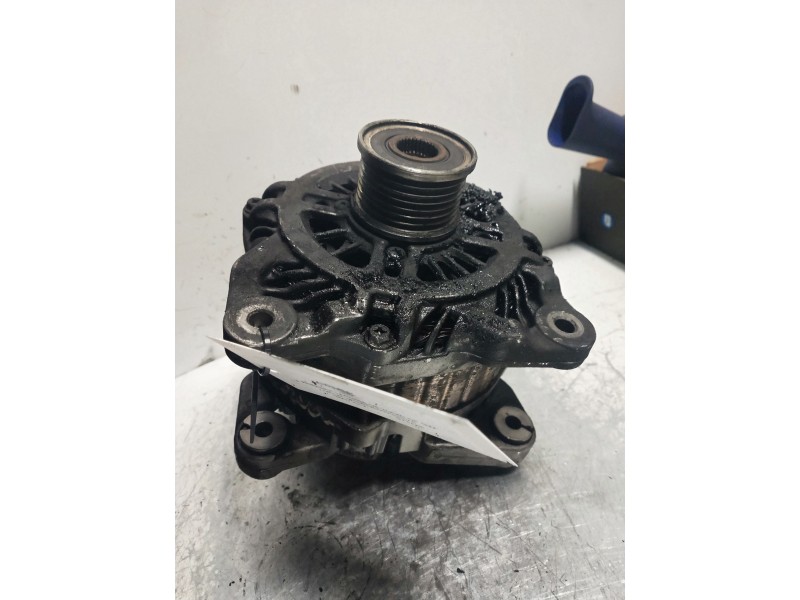 Recambio de alternador para renault laguna grandtour iii 2.0 dci referencia OEM IAM 8200654785  