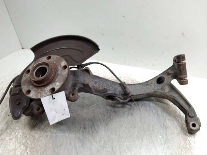 Recambio de mangueta delantera izquierda para volkswagen passat berlina (3b3) 2.5 v6 tdi referencia OEM IAM   