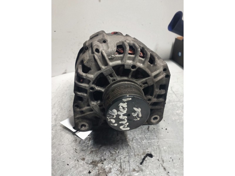 Recambio de alternador para nissan almera (n16/e) acenta referencia OEM IAM   