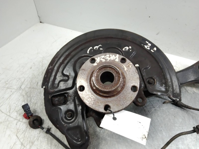 Recambio de mangueta delantera izquierda para volkswagen passat berlina (3b3) advance referencia OEM IAM   