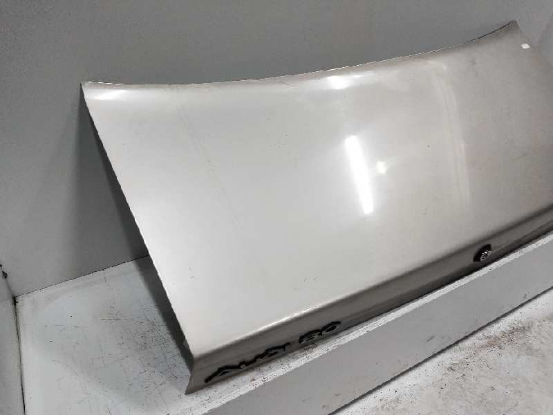 Recambio de tapa maletero para audi 80 (82/83/84) 1.6 referencia OEM IAM   82