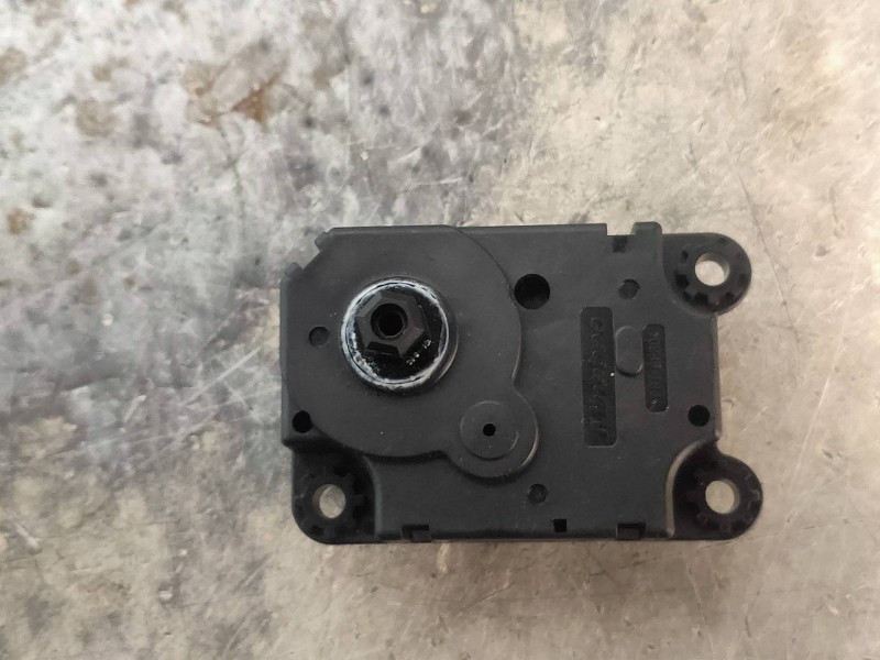 Recambio de motor apertura trampillas climatizador para renault captur xmod referencia OEM IAM A21201700  