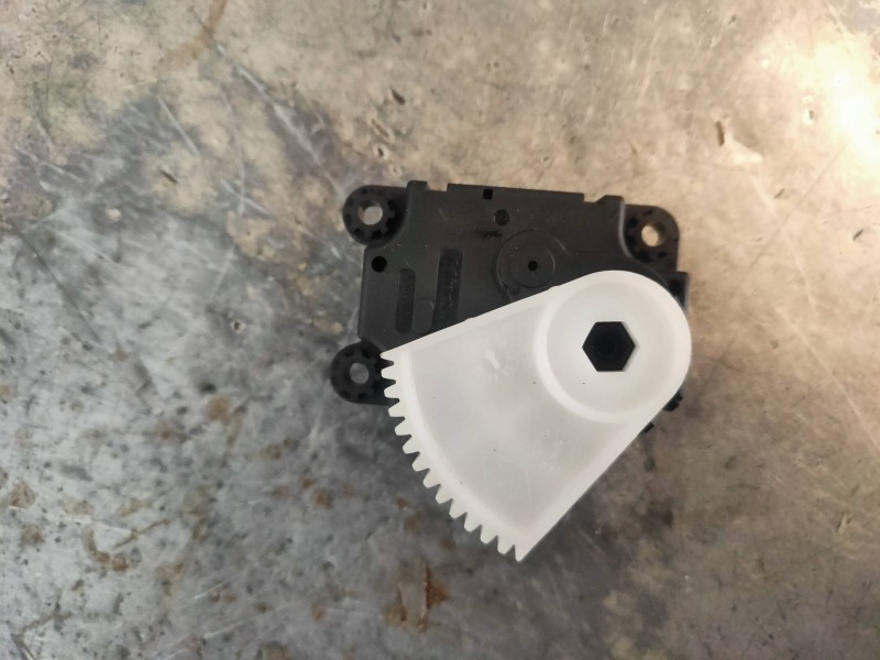 Recambio de motor apertura trampillas climatizador para renault captur xmod referencia OEM IAM A21201700 251016 