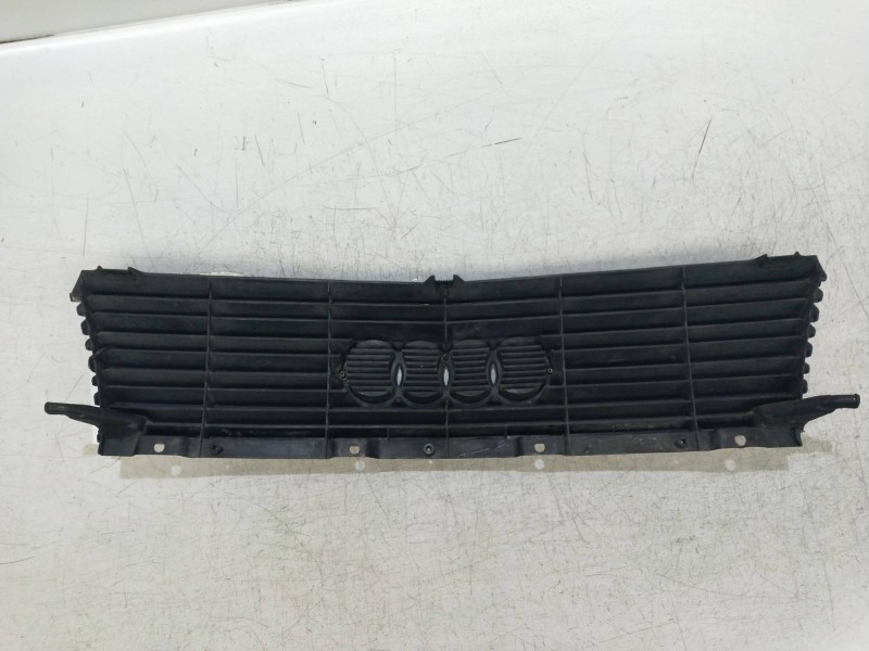Recambio de rejilla delantera para audi 100 berlina (443) referencia OEM IAM   
