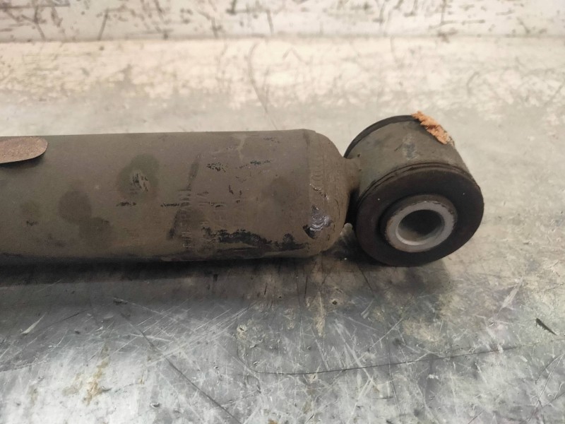 Recambio de amortiguador trasero derecho para renault captur xmod referencia OEM IAM 562107338R  