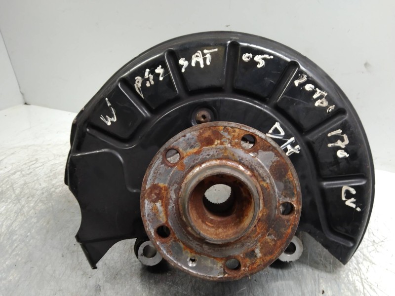 Recambio de mangueta delantera derecha para volkswagen passat berlina (3c2) 2.0 tdi dpf referencia OEM IAM    Recambio de mangueta delantera derecha para volkswagen passat berlina (3c2) 2.0 tdi dpf referencia OEM IAM