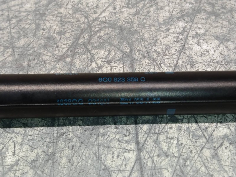 Recambio de amortiguadores capo para volkswagen polo (9n1) highline referencia OEM IAM 6Q0823359C  310N