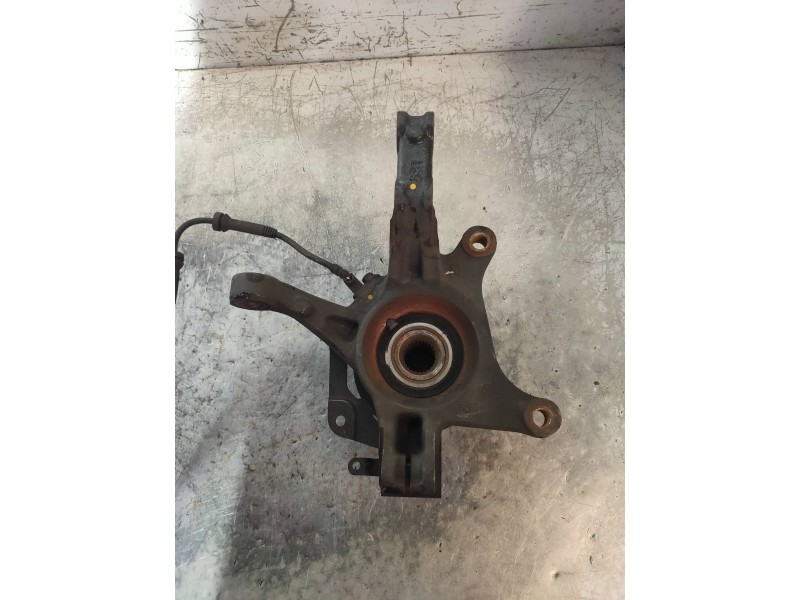 Recambio de mangueta delantera izquierda para renault captur xmod referencia OEM IAM   