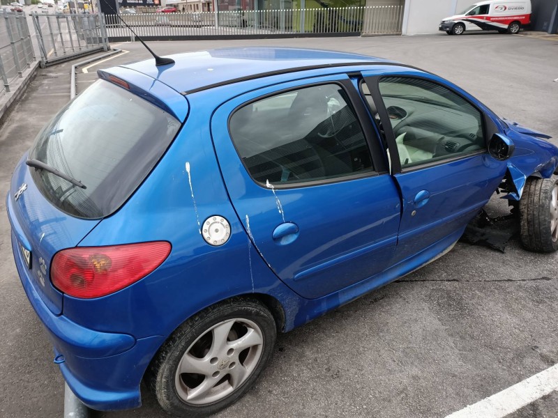 peugeot 206 berlina del año 2006