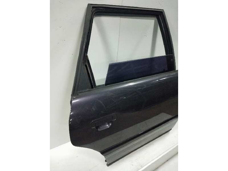 Recambio de puerta trasera derecha para audi a6 avant (c4) 2.5 tdi referencia OEM IAM   