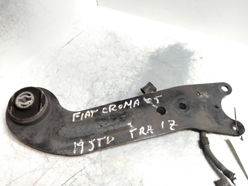 Recambio de brazo suspension superior trasero izquierdo para fiat croma (194) 1.9 8v jtd cat (939a1000 / 192a8000) referencia OE