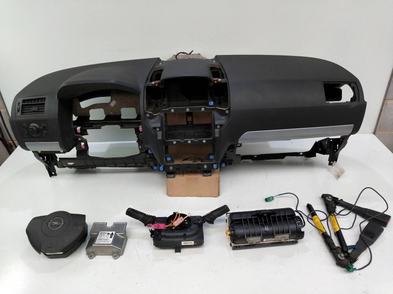 Recambio de kit airbag para opel zafira b essentia referencia OEM IAM   