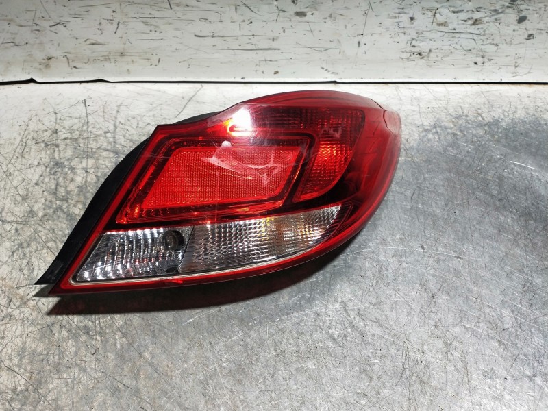 Recambio de piloto trasero derecho para opel insignia berlina 2.0 cdti cat referencia OEM IAM 13226839  