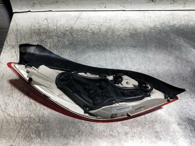 Recambio de piloto trasero derecho para opel insignia berlina 2.0 cdti cat referencia OEM IAM 13226839  
