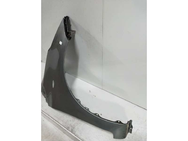 Recambio de aleta delantera derecha para toyota yaris connect referencia OEM IAM   