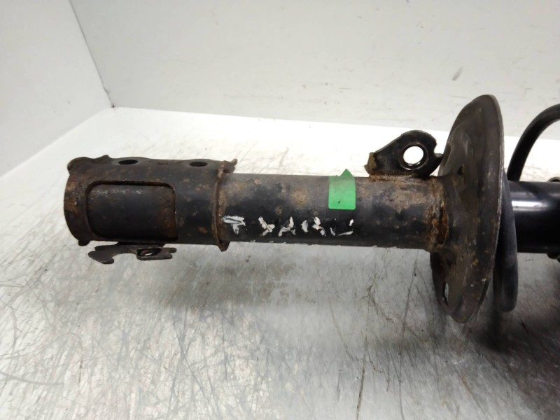Recambio de amortiguador delantero derecho para toyota yaris connect referencia OEM IAM   
