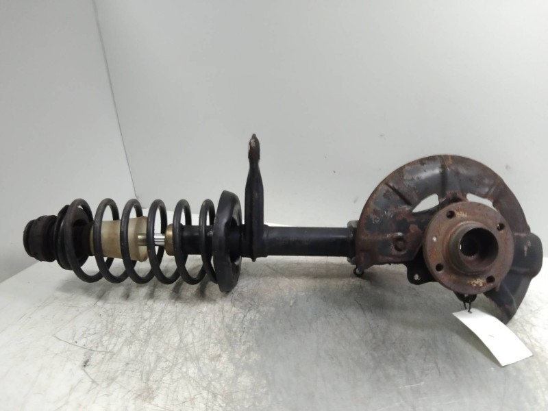 Recambio de mangueta delantera derecha para volkswagen passat (321/23/27/31) 1.8 referencia OEM IAM   