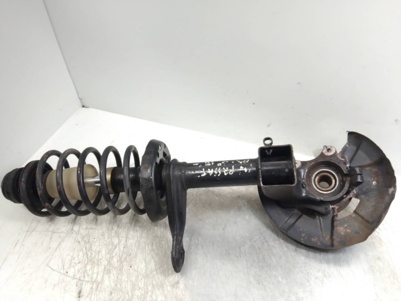 Recambio de mangueta delantera derecha para volkswagen passat (321/23/27/31) 1.8 referencia OEM IAM   